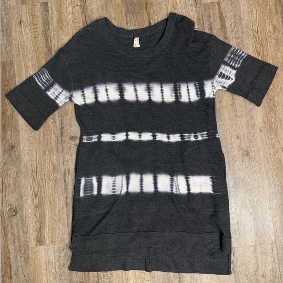 We The Free Black and White Tunic Top - Picture 2 of 11